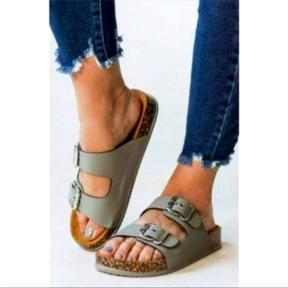 Olive summer green double buckle band slip sandals size 6.5